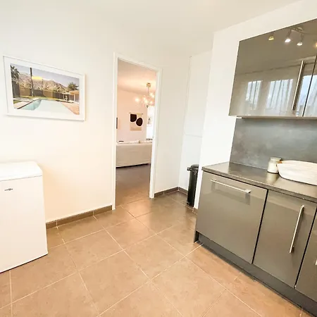 Republique Apartment *