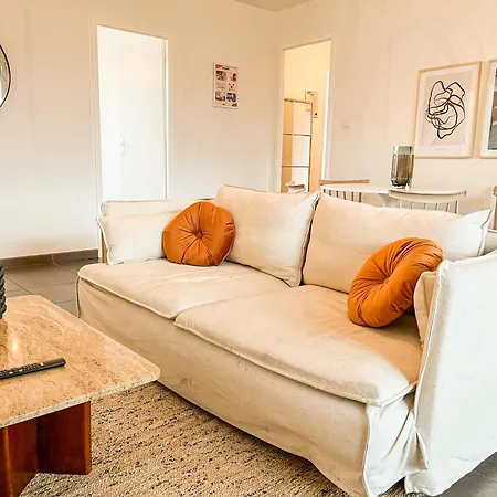 Republique Apartment *